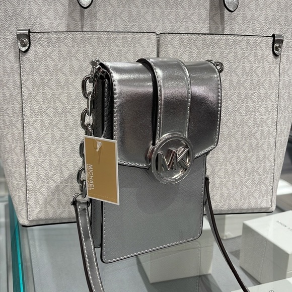 MICHAEL KORS WOMENS FASHION IPHONE SAMSUNG CASE PHONE HOLDER CROSSBODY BAG PURSE - Picture 12 of 16